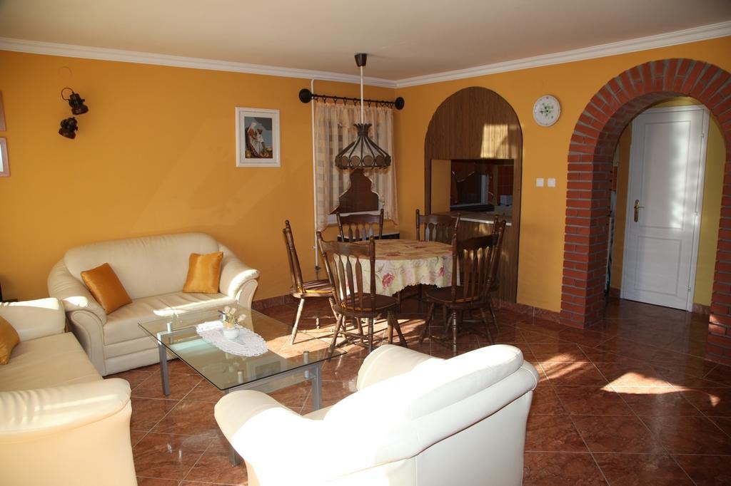 Edina Apartman Zalakaros Habitación foto