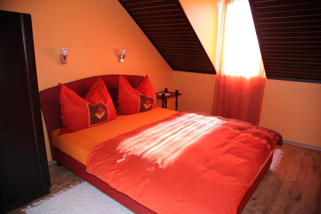 Edina Apartman Zalakaros Habitación foto