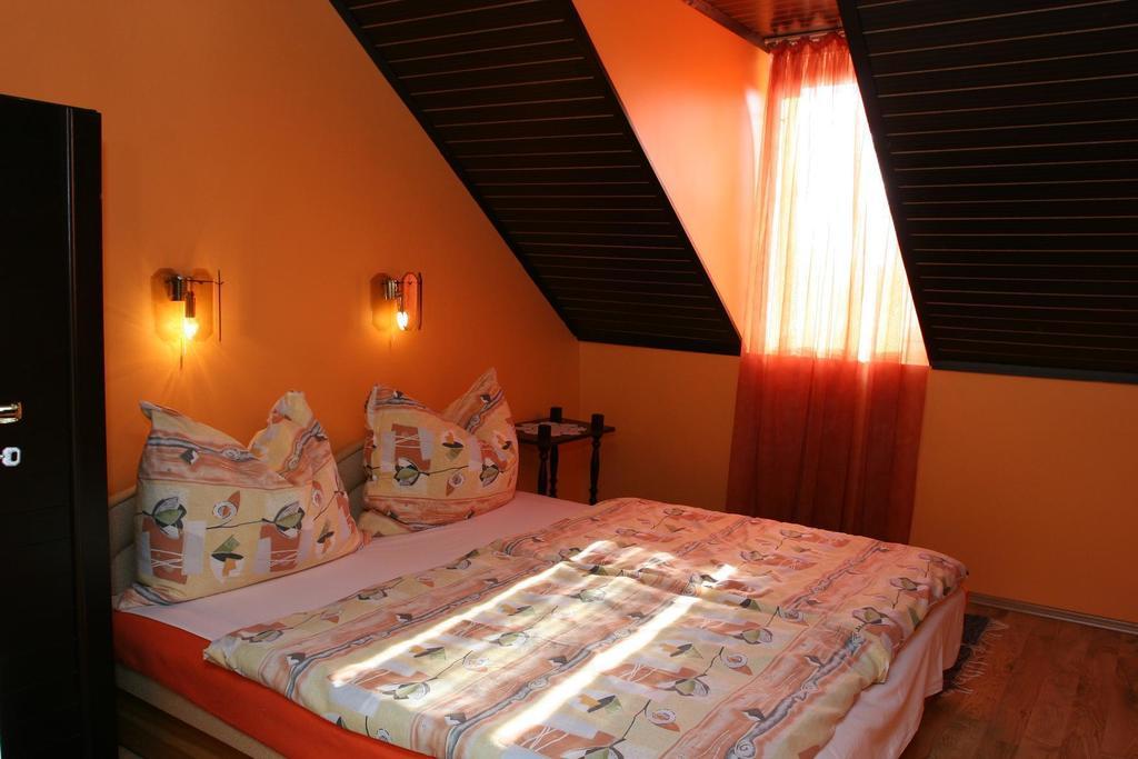 Edina Apartman Zalakaros Habitación foto